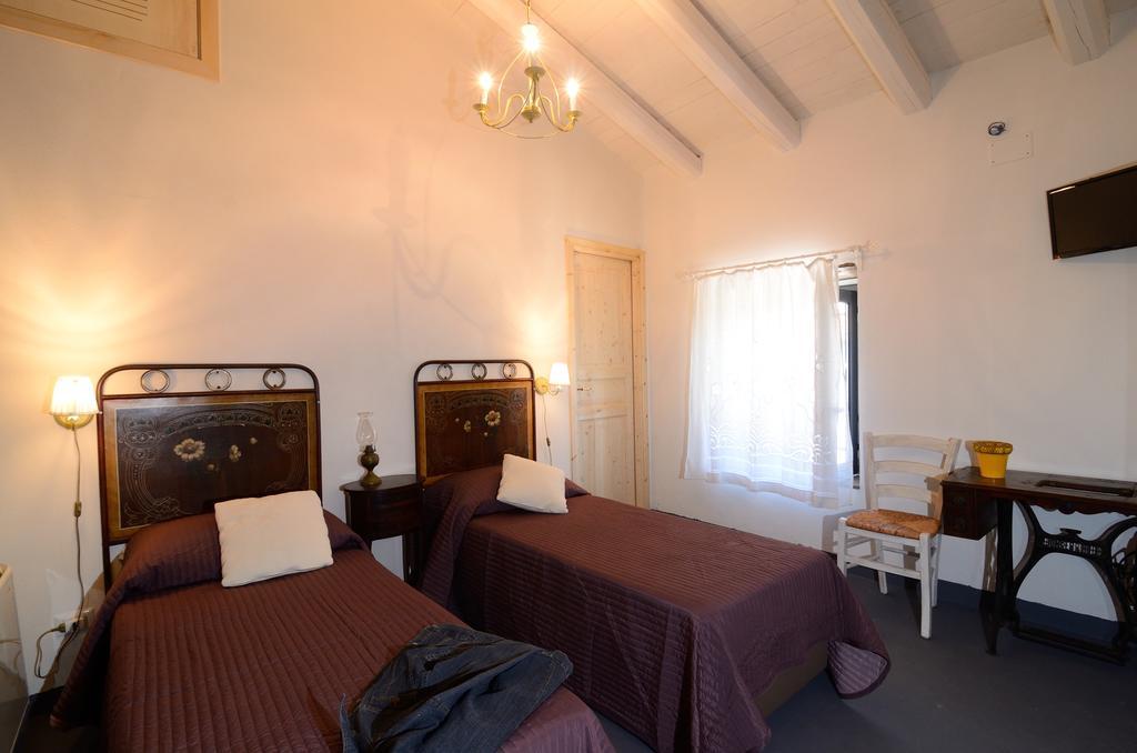 Hotel Il Tanaceto à Castiglione De Sicilia Chambre photo